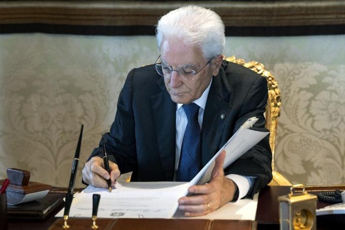 Presidente de Italia disuelve el Parlamento, lo que implica elecciones anticipadas