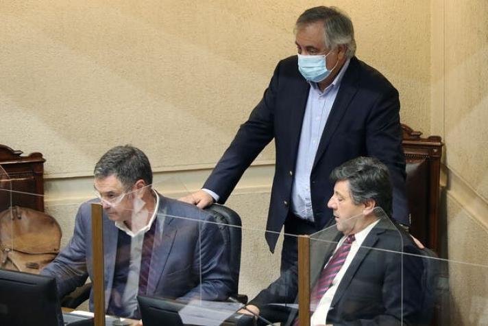 Evitar plebiscito si gana el Rechazo: senadores RN abren debate por comisión de expertos