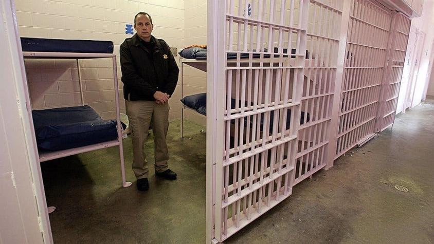 Por qué hay tantas celdas de prisiones pintadas de un rosa especial