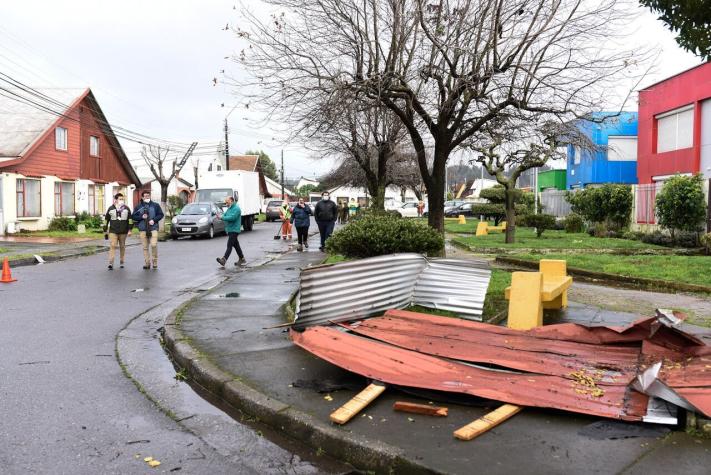 Ráfagas alcanzaron los 100 k/h: Fuertes vientos en Talcahuano provocaron voladura de techos