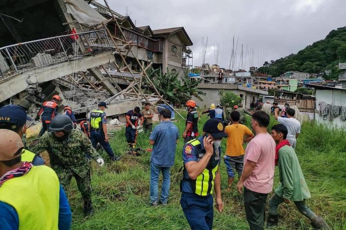 Al menos tres muertos tras un poderoso terremoto en el norte de Filipinas