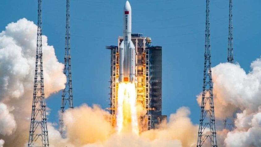 Expectación ante el regreso incontrolado a la Tierra de los restos de un cohete chino