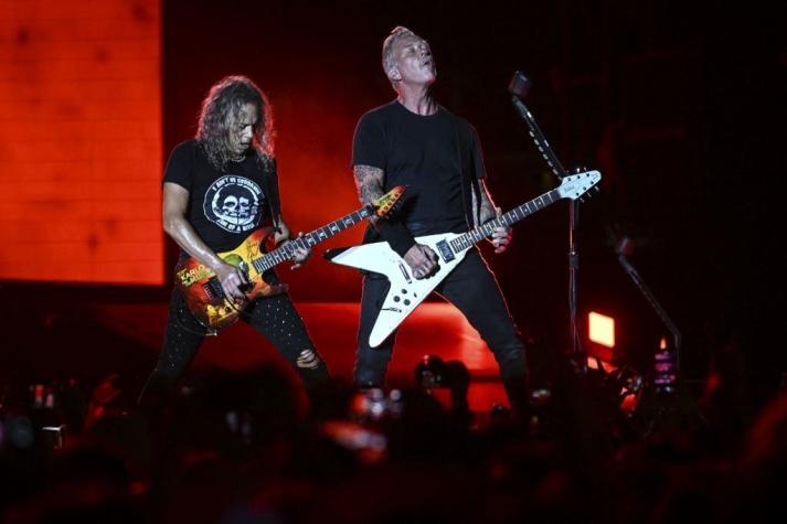 Eddie de Stranger Things toca "Master of Puppets" con Metallica