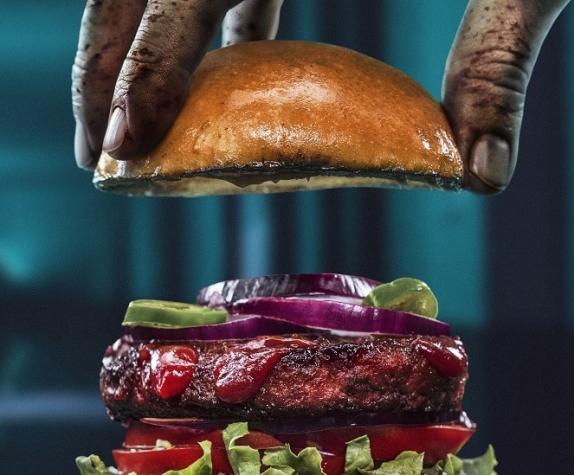 Hamburguesa vegana con "sabor a carne humana" ganó prestigioso premio culinario 