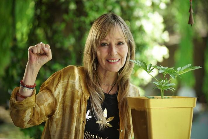 Diputada Ana María Gazmuri confirma consumo de marihuana: "También fumo"