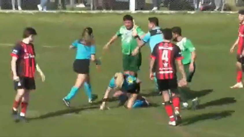"Desafectado de por vida": El castigo ejemplar que recibió futbolista que golpeó a una árbitra