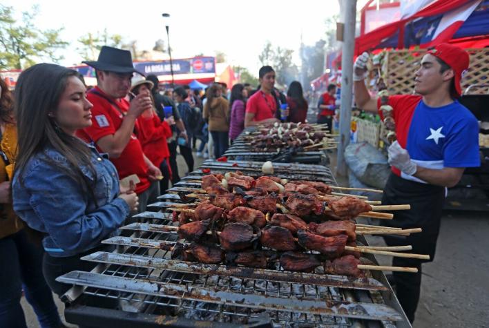 "Nuestro país merece celebrar": Irací Hassler confirma que vuelven las fondas en el Parque O'Higgins