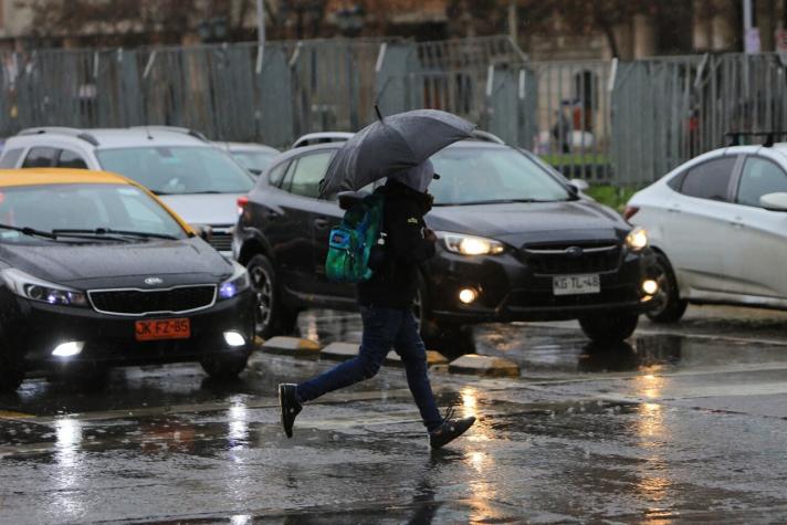 Declaran alerta temprana preventiva para región Metropolitana por sistema frontal este fin de semana