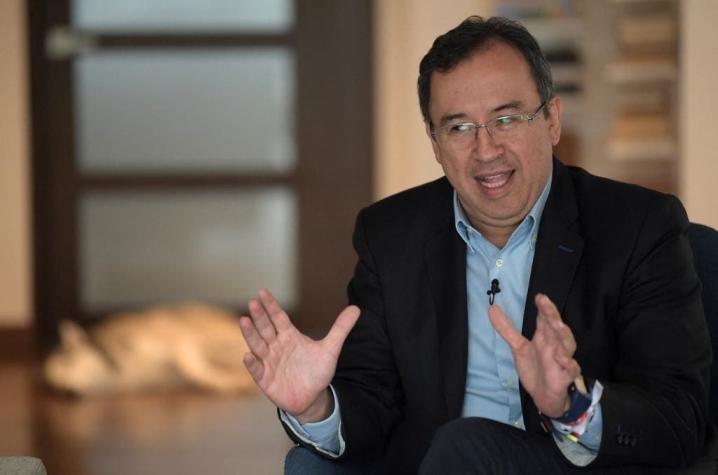 Nuevo ministro del Interior de Colombia señaló que estan “expectantes” ante plebiscito en Chile