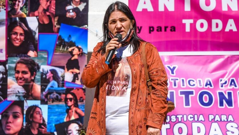 Madre de Antonia Barra acusa a círculo de Martín Pradenas de "hostigamientos e insultos"