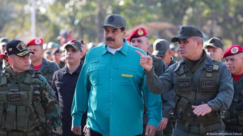 Venezuela contacta a Colombia para restablecer "relaciones militares"