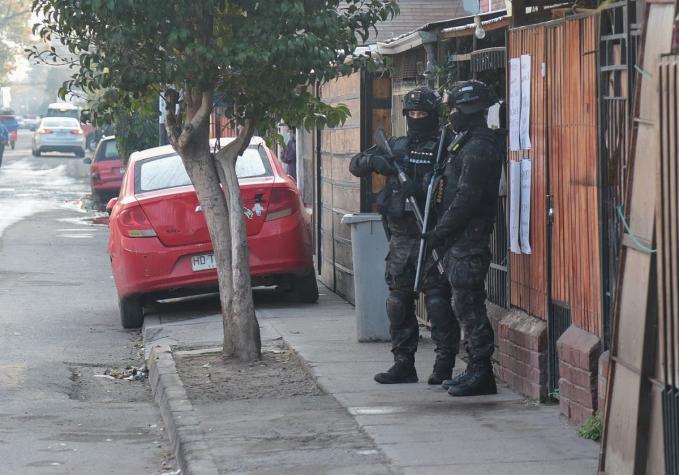 PDI desbarata banda de "Los Caldera" tras mega operativo en varias comunas de la RM