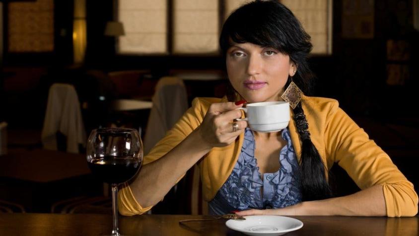 ¿Buenos o malos para la salud? Los mitos sobre el café y el vino tinto