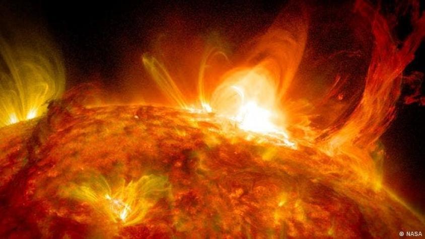 Astrónomos trazaron la vida de nuestro Sol y predicen cuándo morirá: así es como termina la historia