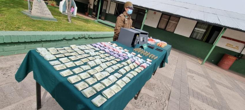 "Reyes de Reina Luisa": Carabineros desbarata banda criminal en La Florida liderada por joven madre "Reyes de Reina Luisa": Carabineros desbarata banda criminal en La Florida liderada por joven madre