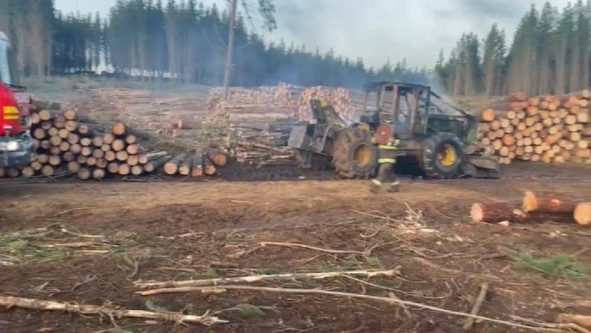 Desconocidos queman seis maquinarías forestales en Capitán Pastene