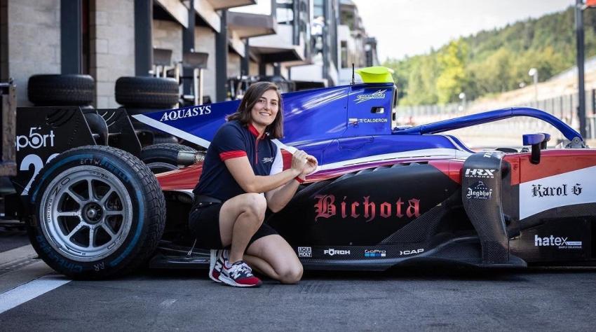 Piloto colombiana de la F2 es financiada por Karol G: el vehículo se llama "Bichota"