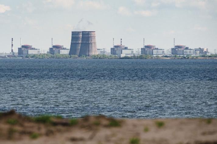 Ucrania advierte de riesgos de radiación por bombardeos rusos en zona de central nuclear