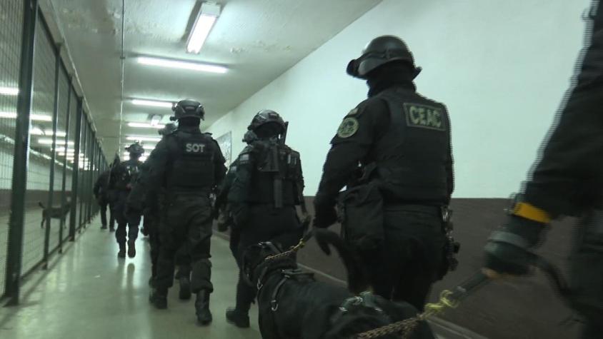 [VIDEO] Reportajes T13: Aumentan bandas, amenazas y torturas en cárceles