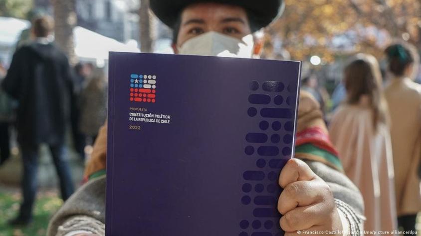 DW: cómo evalúan la nueva propuesta constitucional de Chile los expertos extranjeros