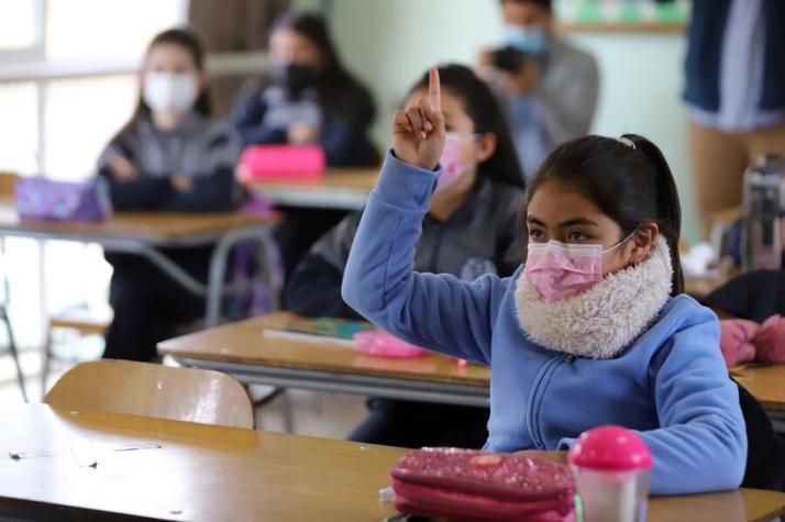 Comisión de Respuesta Pandémica sugiere “evaluar flexibilizar” el uso de mascarillas en los colegios