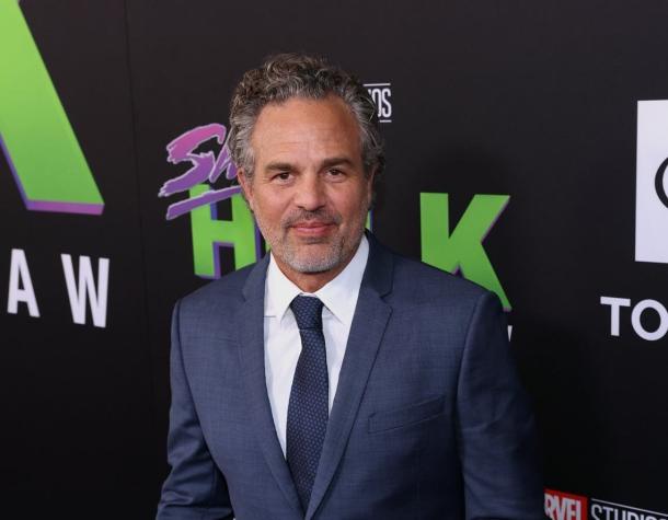 "El mundo los mira como un modelo": Mark Ruffalo explica su apoyo al Apruebo