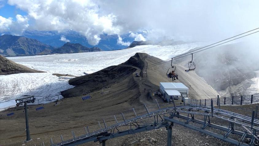 La impactante imagen que muestra la reducción de un glaciar en los Alpes