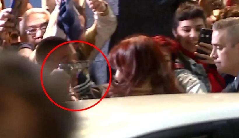 Ataque a Cristina Kirchner: Video muestra el momento exacto en que un hombre la apuntó con un arma