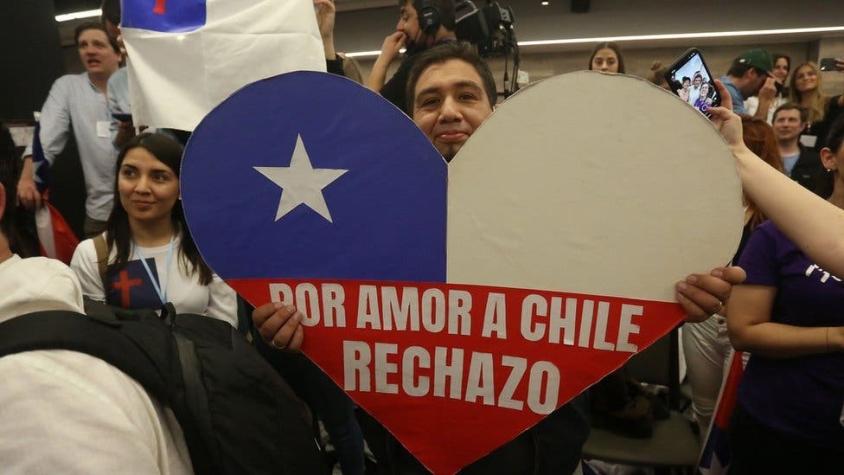 La (aparente) paradoja de Chile: 3 factores para entender el rechazo a la nueva Constitución