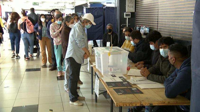 [VIDEO] Largas filas se tomaron distintos locales: Elección marcada por la alta participación