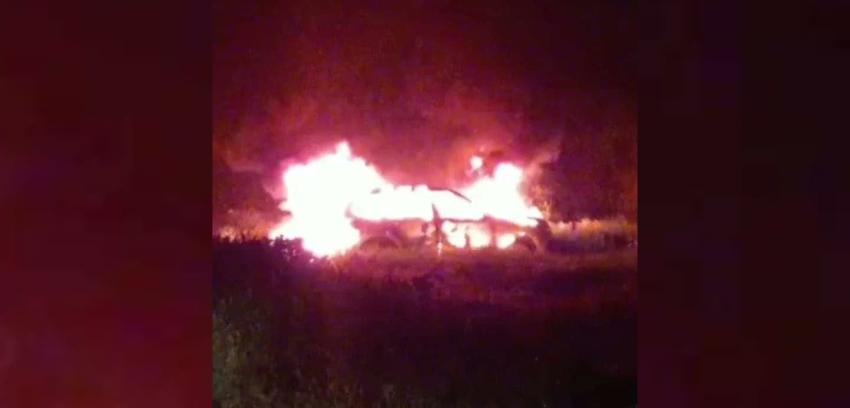 Grupo de 15 delincuentes asaltaron camiones en San Antonio: Balearon a 2 personas y quemaron un auto