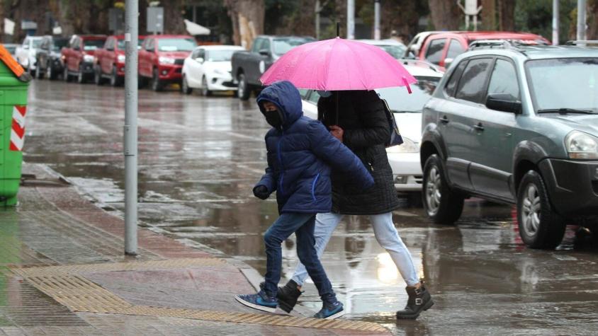 Enel activa plan preventivo por pronóstico de lluvias en la Región Metropolitana