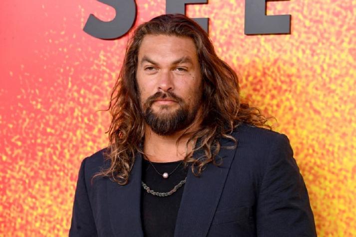 Jason Momoa sorprende con nuevo 'look': Cortó su larga melena por una buena causa y así quedó