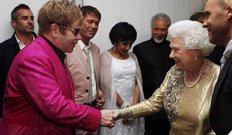 "Era una presencia inspiradora": Elton John se despide de la Reina Isabel