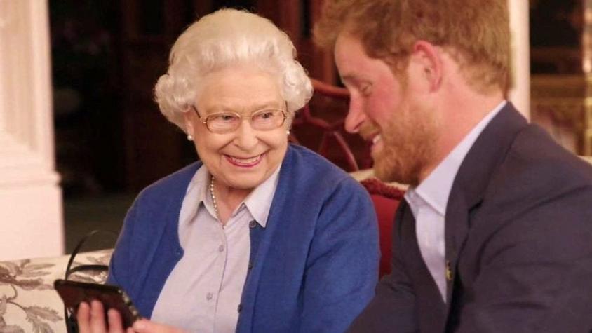 Isabel II: 6 momentos en los que la reina de Inglaterra mostró su sentido del humor