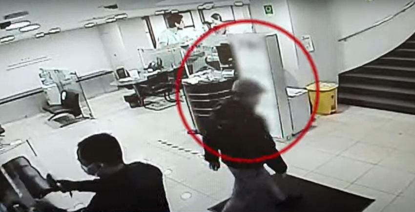 [VIDEO] Así operó el guardia detenido en el millonario asalto bancario