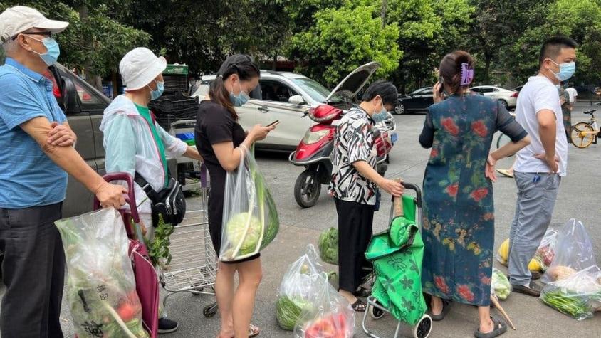 "Nos quedamos sin comida": la precaria situación en ciudades de China que están bajo confinamiento