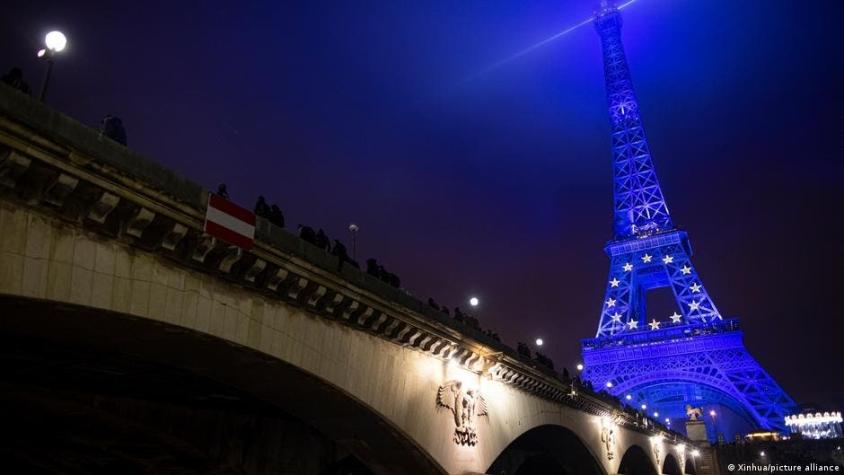 Apagarán más temprano las luces de la Torre Eiffel para ahorrar energía en París