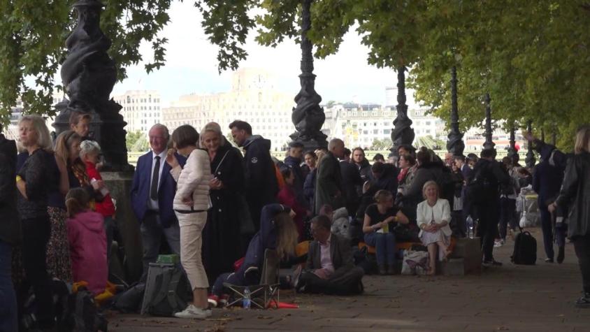 [VIDEO] Kilométrica fila para el último adiós a la Reina Isabel II