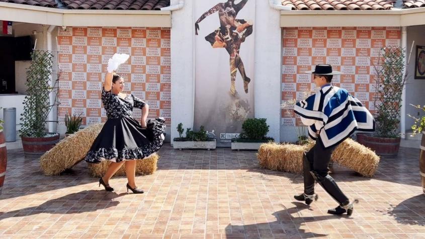 ¿Cómo bailar cueca? ¡Revisa este tutorial para lucirte en Fiestas Patrias!