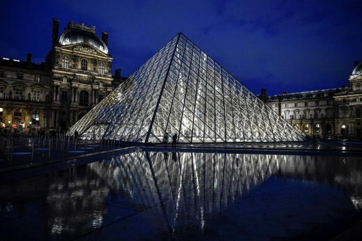 Versalles y el Louvre quedarán a oscuras más temprano por crisis energética en Francia