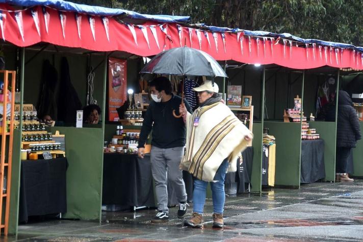 Lluvia en Santiago para el "18": Pronostican caída de unos 8 mm de agua