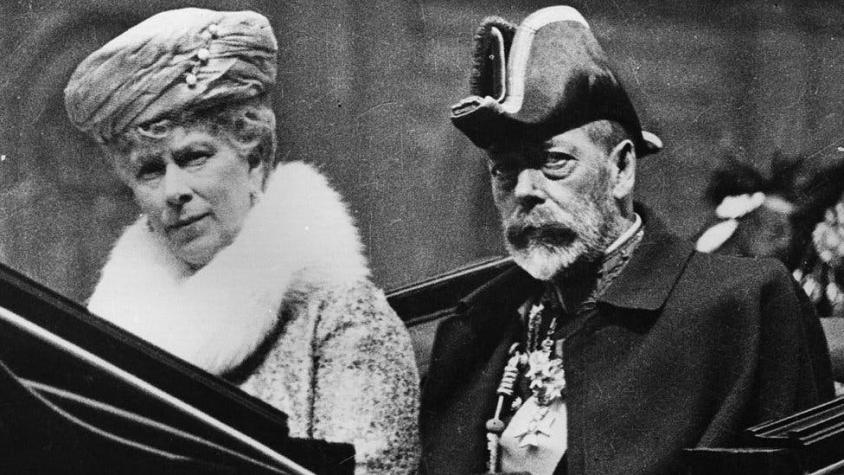Por qué la familia real británica se cambió su apellido a Windsor en 1917