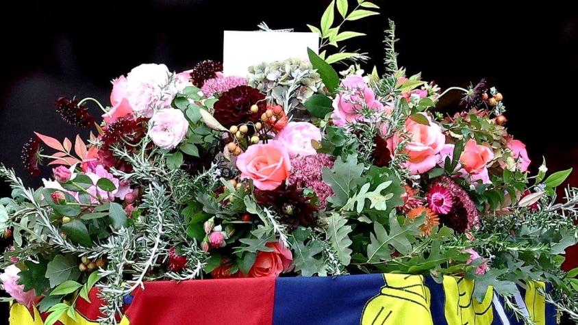 Entierro de la reina Isabel II: el  simbolismo en la corona de flores sobre el féretro de la monarca