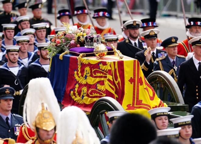 Tras once días de despedida, la Reina Isabel II ya descansa en el Castillo de Windsor