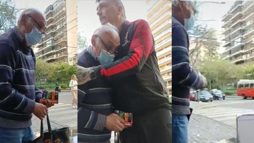 Hombre de 76 años vende encededores para sobrevivir: Su llanto conmovió en redes