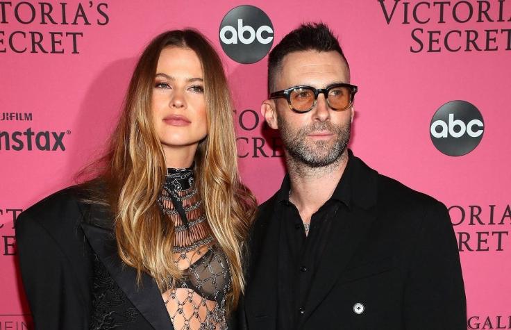 Juntos y sonriendo: Adam Levine y su esposa son vistos por primera vez tras polémica por infidelidad