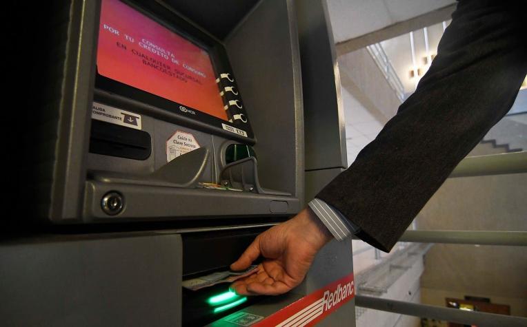 Colombia: Hombre sacó dinero en cajero automático y este por error le dio $9 millones