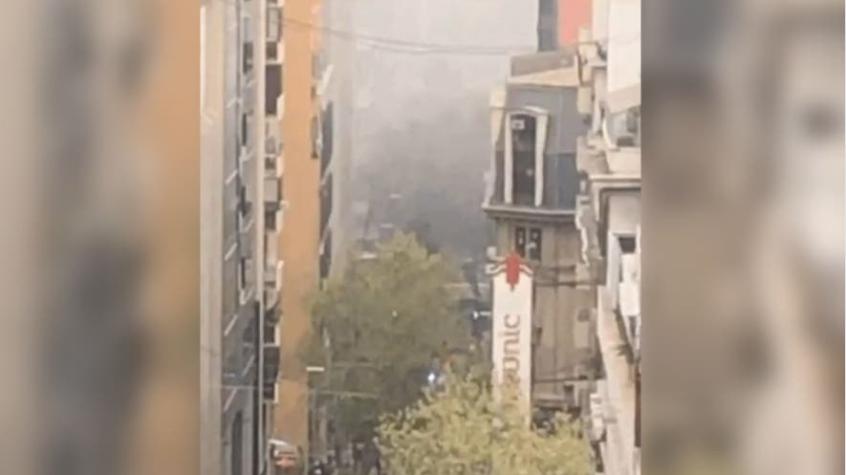 Incendio se registró en Mall Vivo Imperio en centro de Santiago
