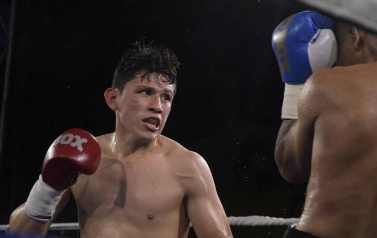 Boxeador colombiano en coma inducido tras combate